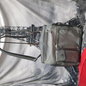 Gun toten Mama concealed carry leather bag